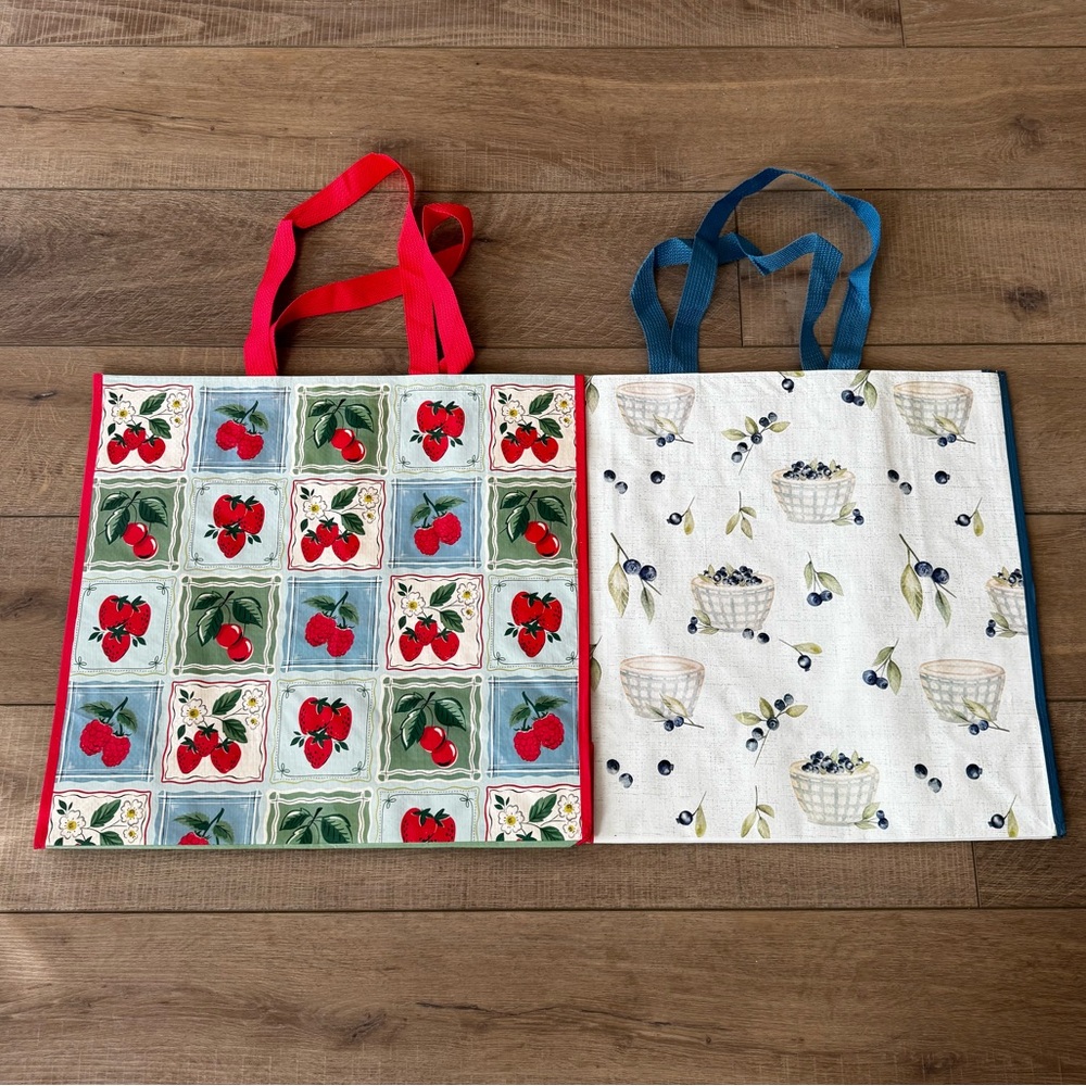 Homegoods TJMaxx Marshalls Berries & Blueberry Print Tote Bags Set of 2 NWOT